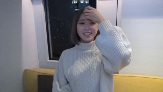 高端外围女探花飞哥 3000约炮02年水嫩小妹 被操的受不了一直求我温柔点